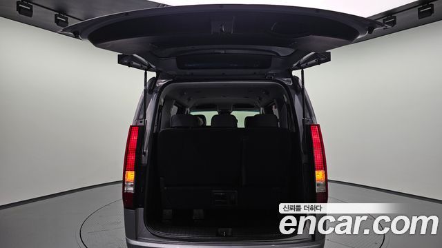 Hyundai Staria 2025 — photo 31