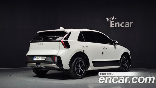 Kia Niro 2027 — photo 2
