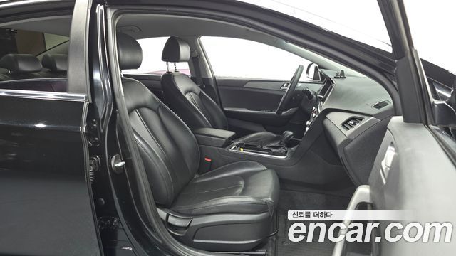 Hyundai Sonata 2018 — photo 17