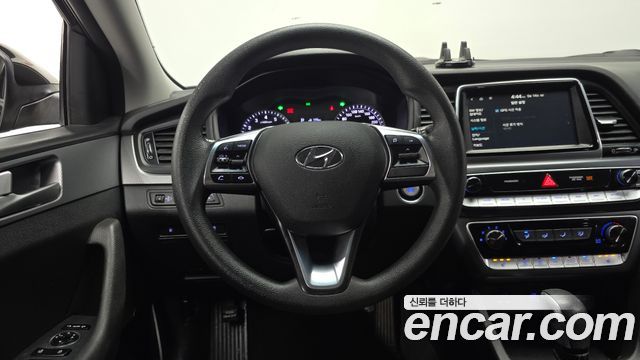 Hyundai Sonata 2018 — photo 19