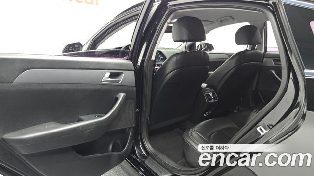 Hyundai Sonata 2018 — photo 16