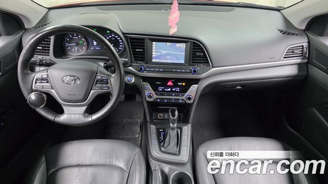 Hyundai AVANTE 2016 — photo 10