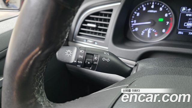 Hyundai AVANTE 2016 — photo 22