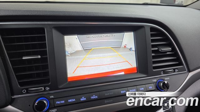 Hyundai AVANTE 2016 — photo 24