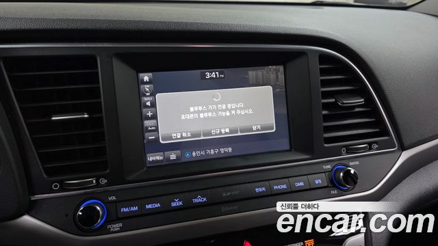Hyundai AVANTE 2016 — photo 25
