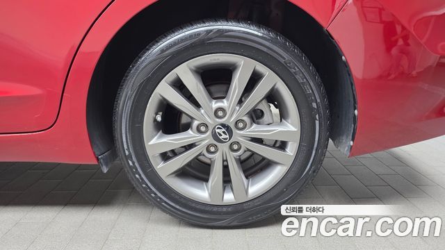 Hyundai AVANTE 2016 — photo 7