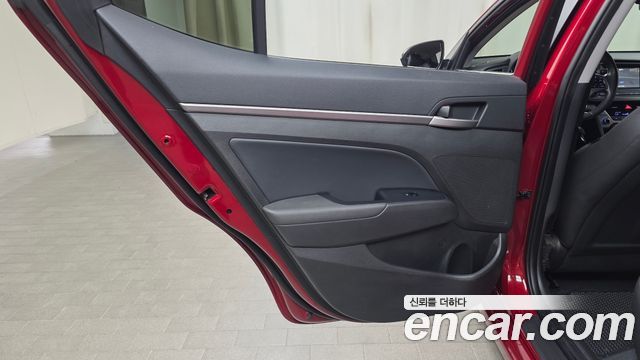 Hyundai AVANTE 2016 — photo 15
