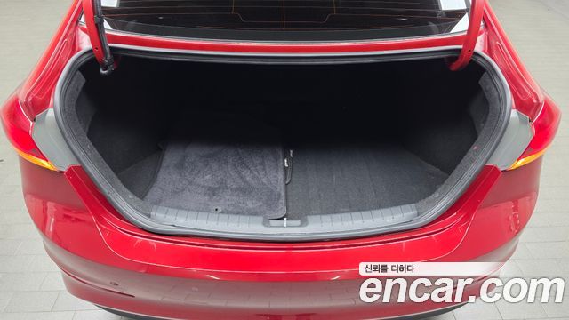 Hyundai AVANTE 2016 — photo 31