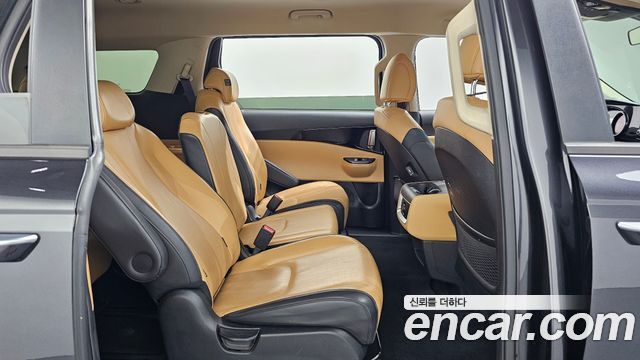 Kia Canival 2022 — photo 18