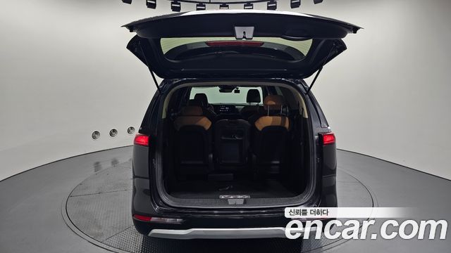 Kia Canival 2022 — photo 26