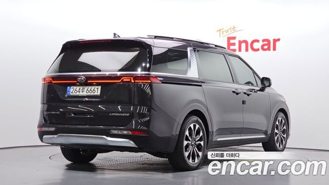 Kia Canival 2021 — photo 2