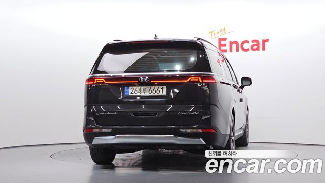 Kia Canival 2021 — photo 4