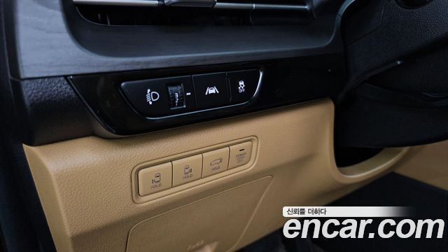 Kia Canival 2021 — photo 24