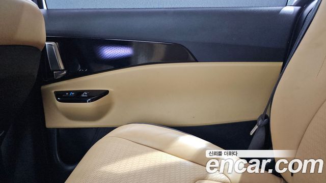 Kia Canival 2021 — photo 15