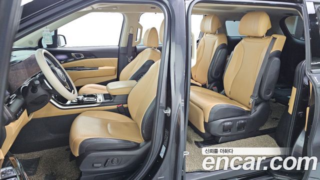 Kia Canival 2021 — photo 16