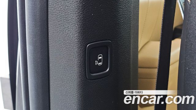 Kia Canival 2021 — photo 28