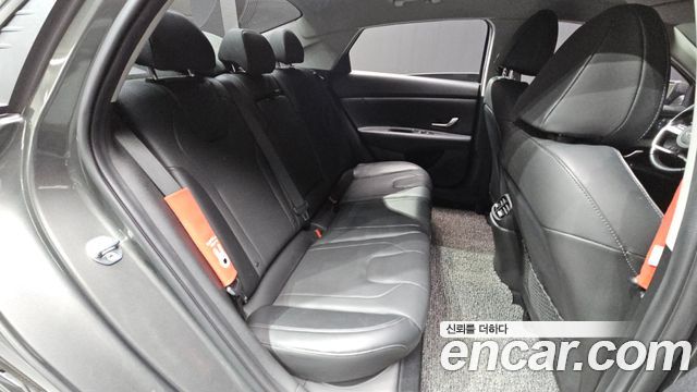 Hyundai AVANTE 2023 — photo 17