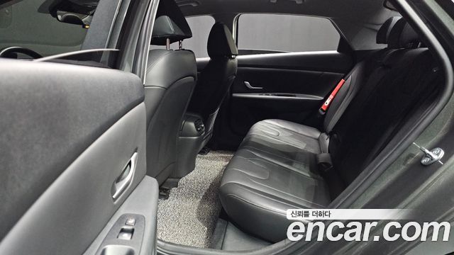 Hyundai AVANTE 2023 — photo 18