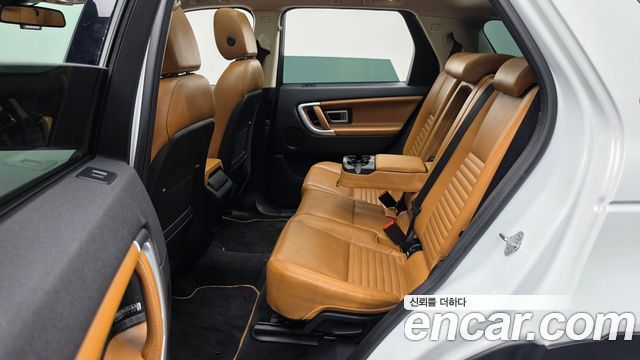 Land Rover Discovery Sport 2018 — photo 12