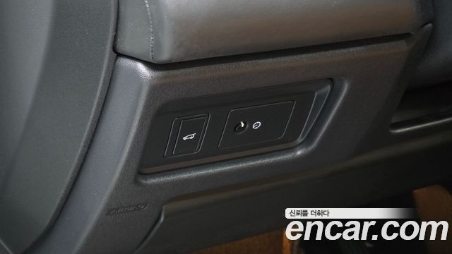 Land Rover Discovery Sport 2018 — photo 17