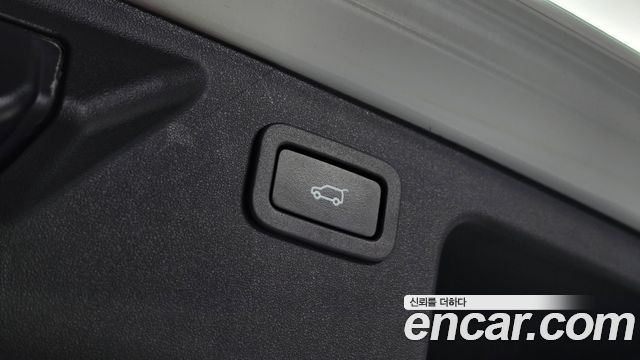 Land Rover Discovery Sport 2018 — photo 19