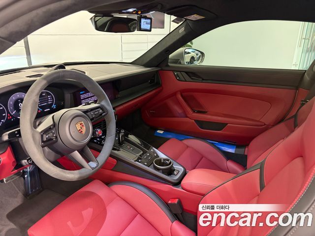 Porsche 911 2025 — photo 9