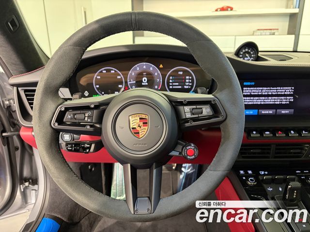 Porsche 911 2025 — photo 11