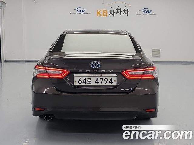 Toyota Camry 2019 — photo 3