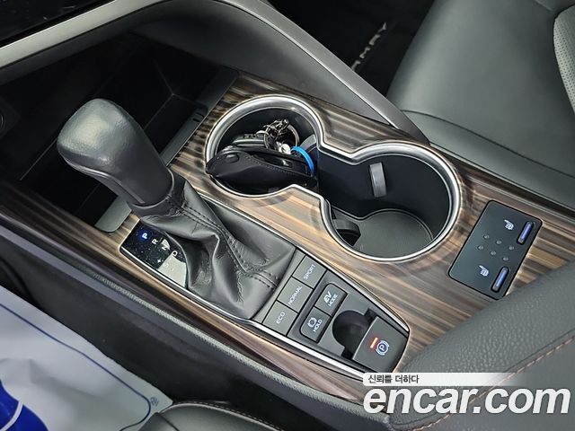 Toyota Camry 2019 — photo 8
