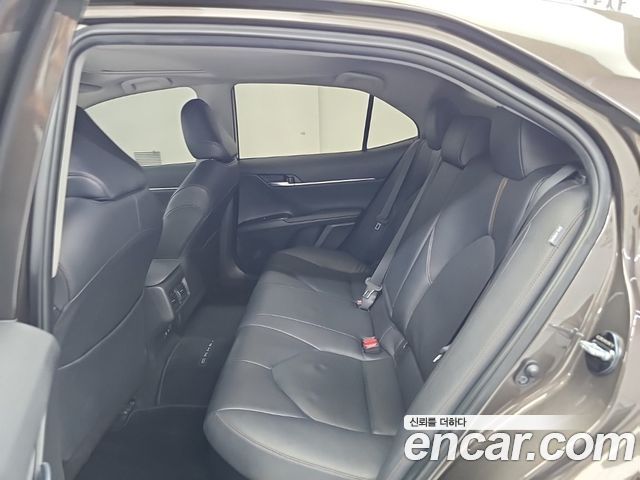 Toyota Camry 2019 — photo 12