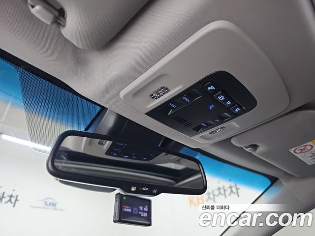 Toyota Camry 2019 — photo 17