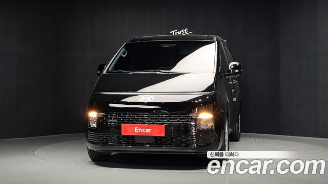Hyundai Staria 2025 — photo 3