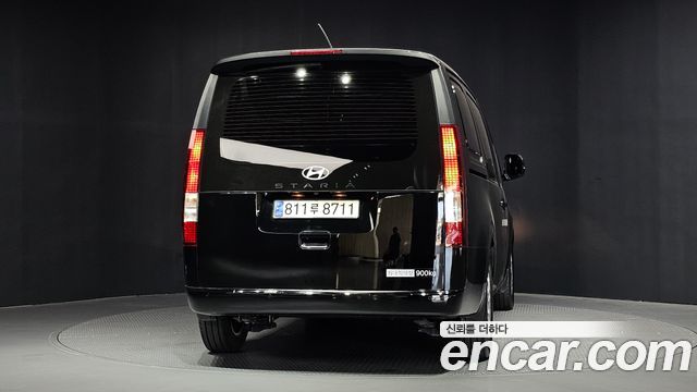 Hyundai Staria 2025 — photo 4