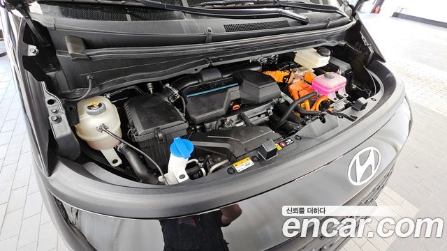 Hyundai Staria 2025 — photo 6