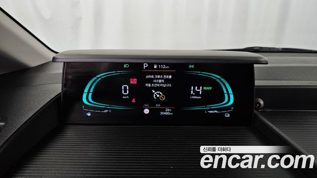 Hyundai Staria 2025 — photo 11