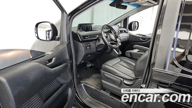 Hyundai Staria 2025 — photo 13
