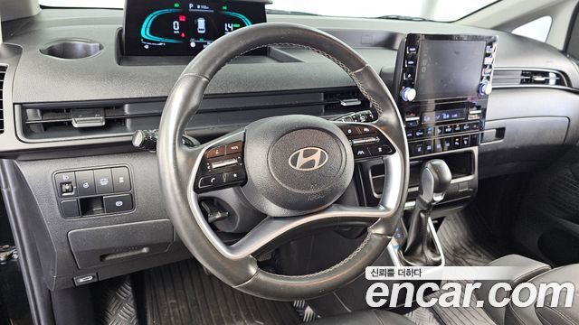 Hyundai Staria 2025 — photo 19