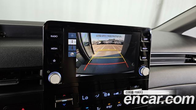 Hyundai Staria 2025 — photo 21