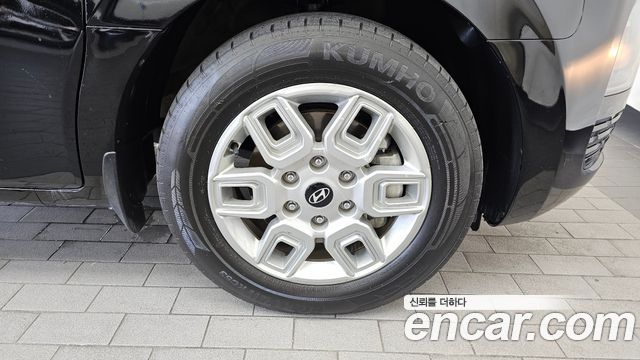 Hyundai Staria 2025 — photo 7
