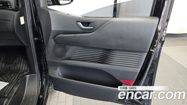 Hyundai Staria 2025 — photo 29
