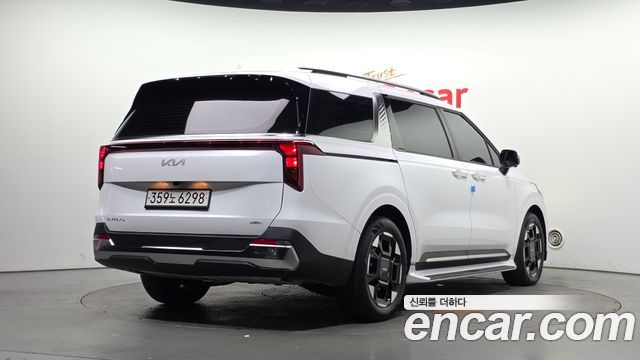 Kia Canival 2025 — photo 2