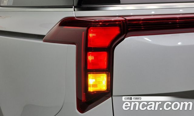 Kia Canival 2025 — photo 9