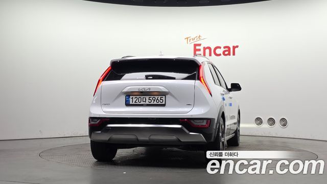 Kia Niro 2022 — photo 4