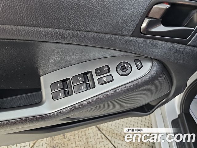 Kia K5 2015 — photo 17