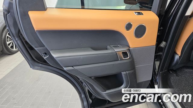 Land Rover Range Rover Sport 2019 — photo 15