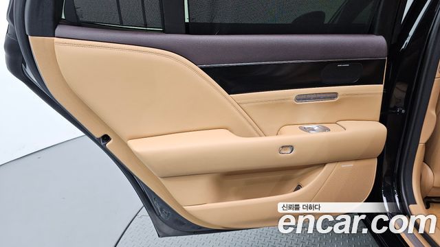 Genesis G90 2022 — photo 15