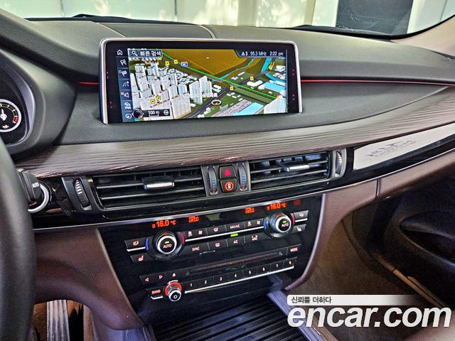 BMW X5 2017 — photo 12
