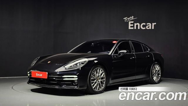 Porsche Panamera 2018 — photo 1