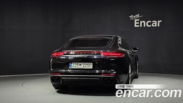 Porsche Panamera 2018 — photo 4