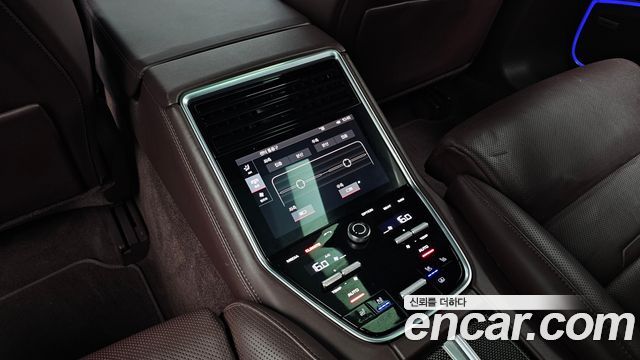 Porsche Panamera 2018 — photo 18